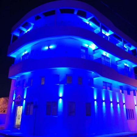 White 11 Aparthotel Larnaca Exterior photo