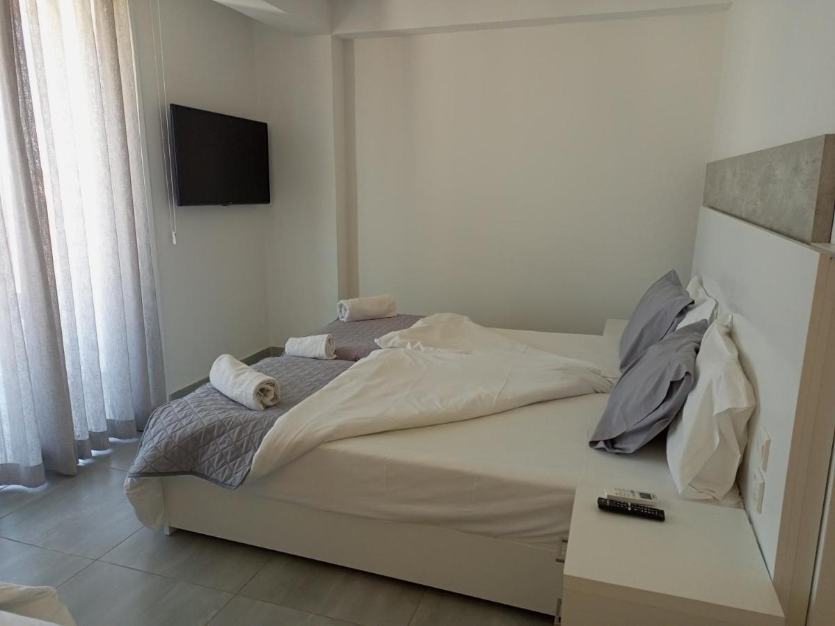 White 11 Aparthotel Larnaca Exterior photo